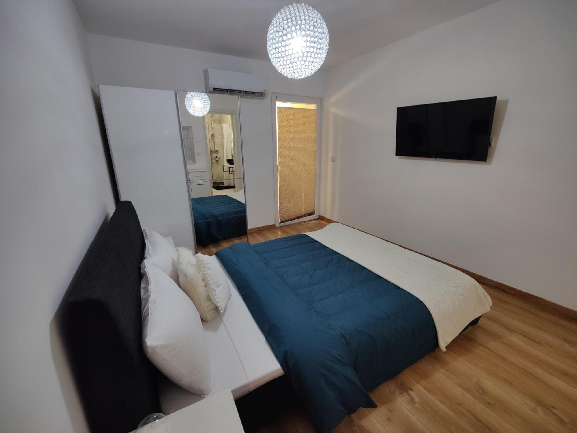 Modern 6 Apartment *
